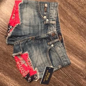 Girls size 8 shorts.